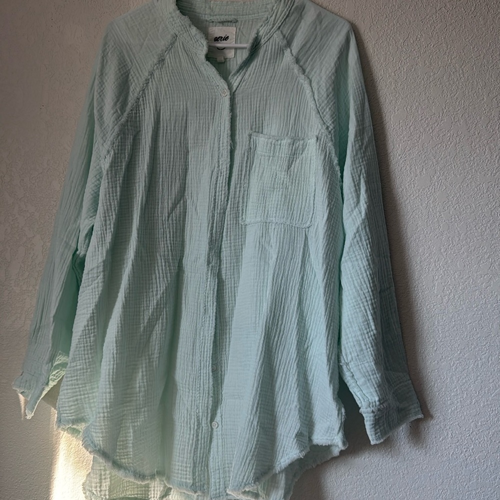 Women’s Aerie size Medium long sleeve long shirt